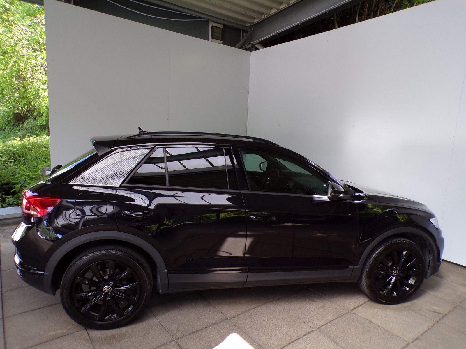 Volkswagen T-ROC 1.5 TSI SPORT - Samsaru's Car Outlet