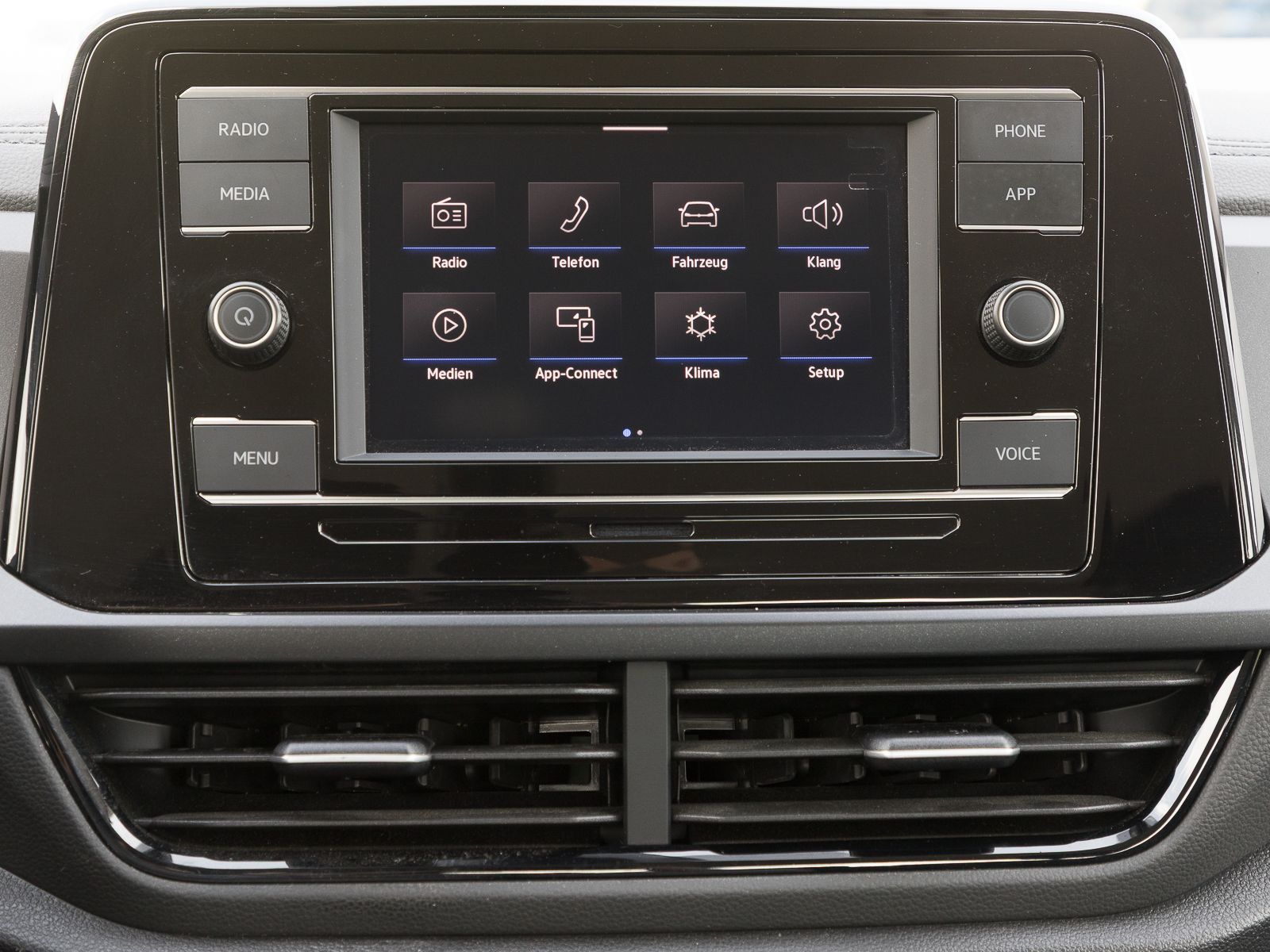 Volkswagen T-Roc 1.0 TSI - Samsaru's Car Outlet