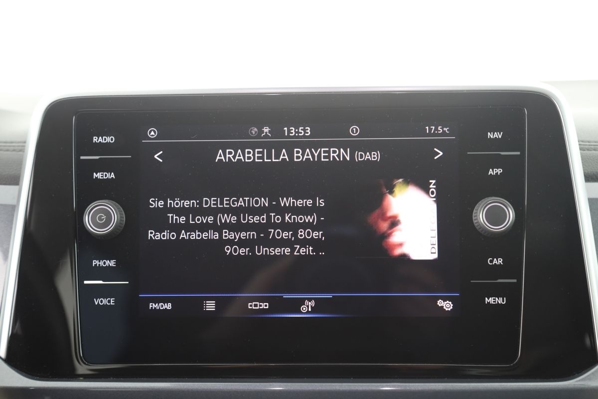 Volkswagen T-Roc 1.0 TSI Style - Samsaru's Car Outlet
