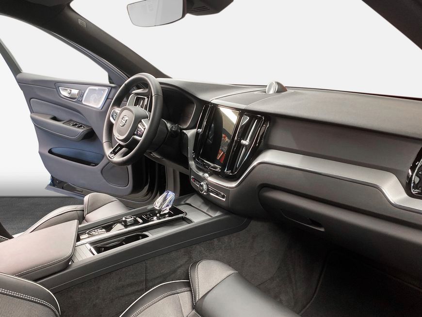 Volvo XC60 T6 AWD Plug-in Hybrid Plus Black Edition