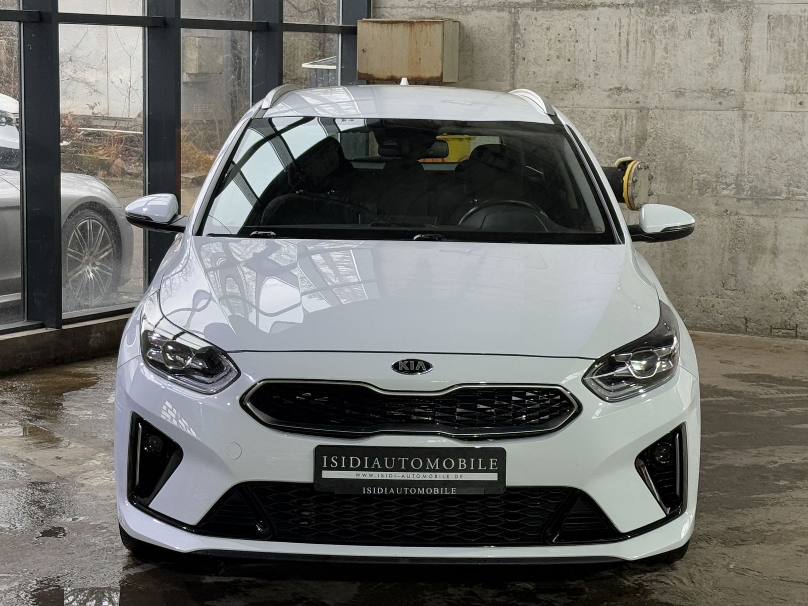 Kia Ceed Plug-in Hybrid Vision - Samsaru's Car Outlet