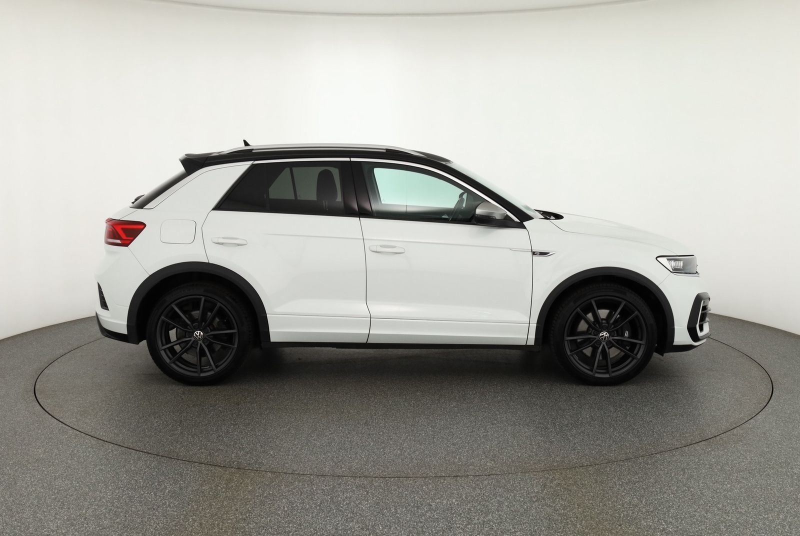 Volkswagen T-Roc 2.0 TSI R 4Motion - Samsaru's Car Outlet