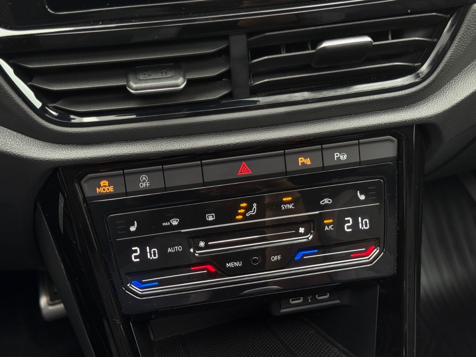 Volkswagen T-Roc TDI R-Line - Samsaru's Car Outlet