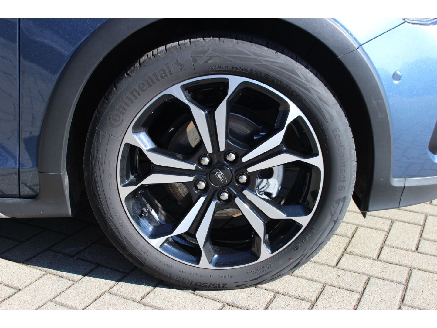 Ford Focus 1.0 Active X Matrix AHZV P-Dach 18'' B&O