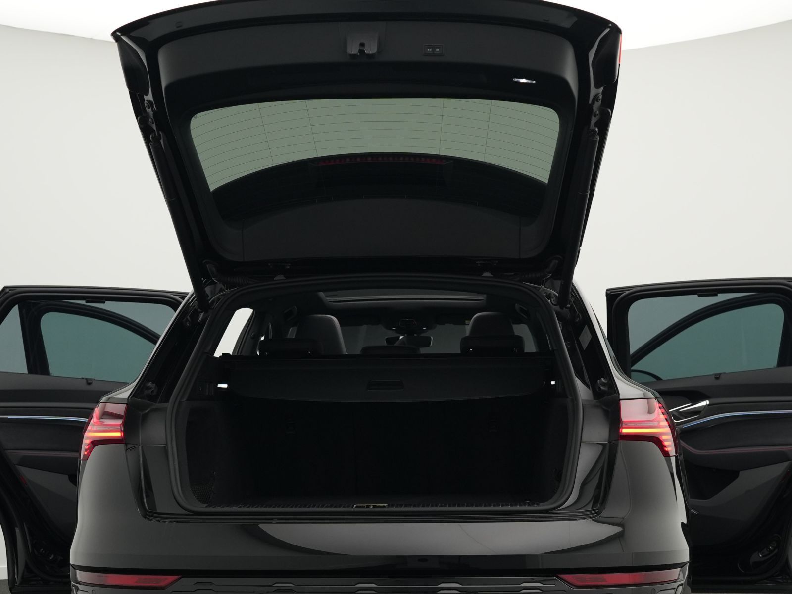 Audi Q8 e-tron S line 55 quattro *Opt.schw*PANO*AHK*