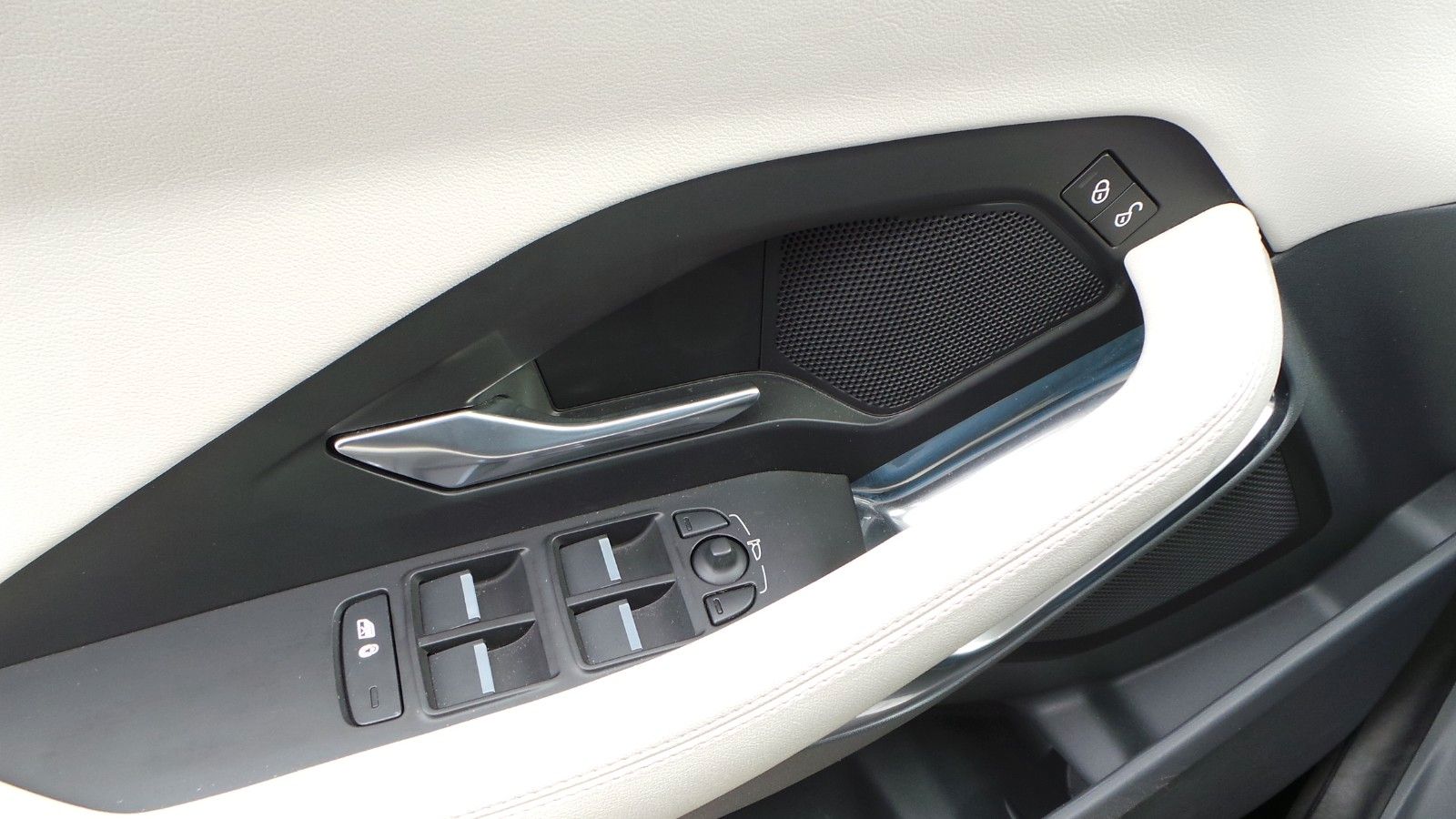Jaguar E-Pace S AWD STANDHEIZ PANORAMA EL. HECKKLAPPE