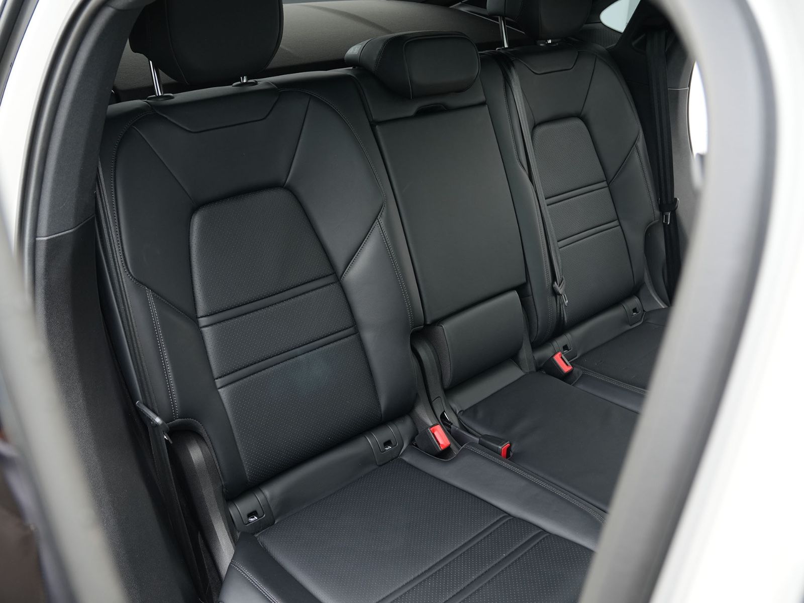Porsche E-Hybrid Coupé SPORTDESIGNPAKET-ACC-MASSAGE-VOLL