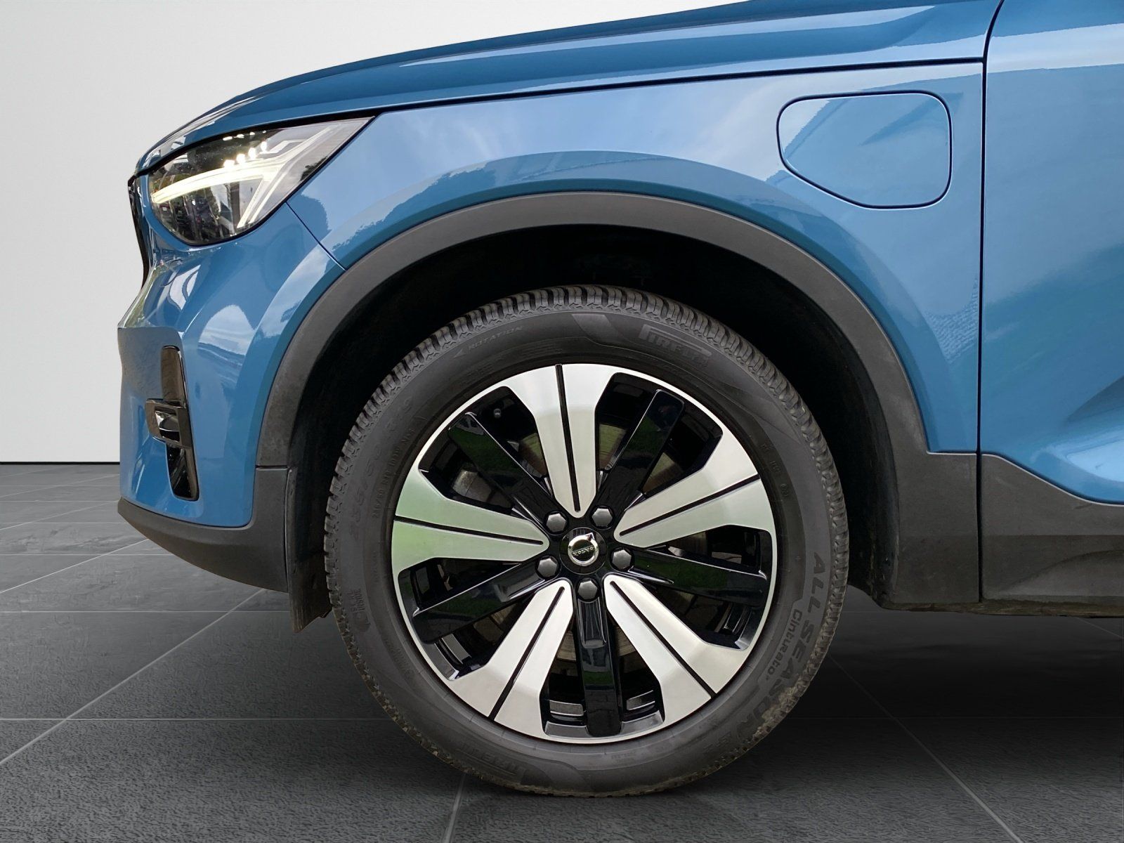 Volvo XC40 Twin Engine Plus Dark AHK