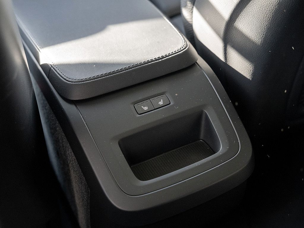 Volvo XC90 B5 AWD Plus Bright Panorama, AHK