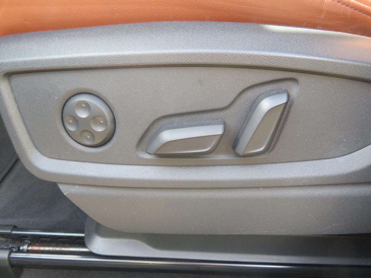 Audi Q5 SUV S line 50 TDI quattro - Samsaru's Car Outlet