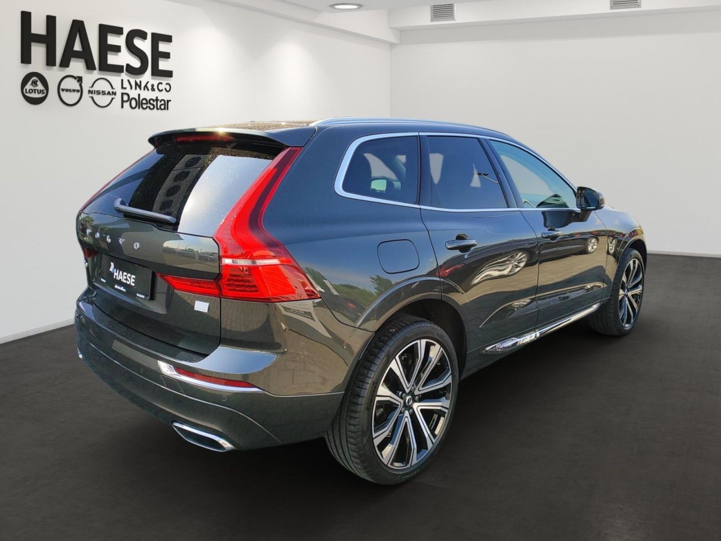 Volvo XC60 T8 Inscription Recharge Plug-In Hybrid AWD - Samsaru's Car Outlet