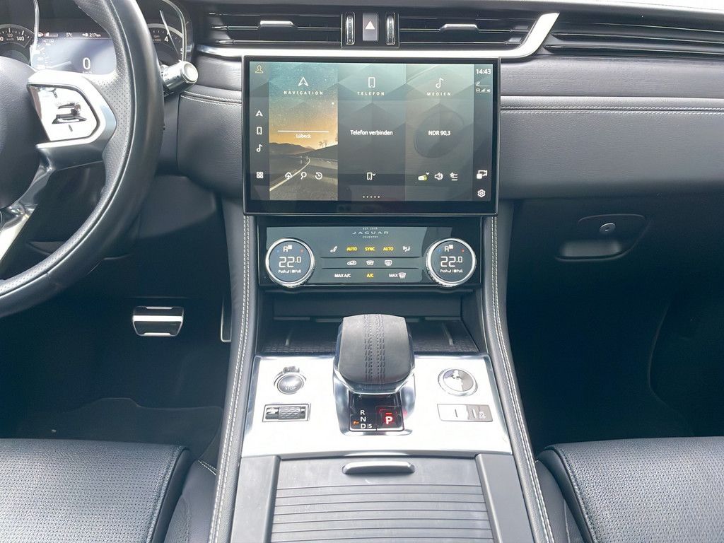 Jaguar F-Pace P250 R-Dynamic S AWD LED PANO ACC 19" AHK