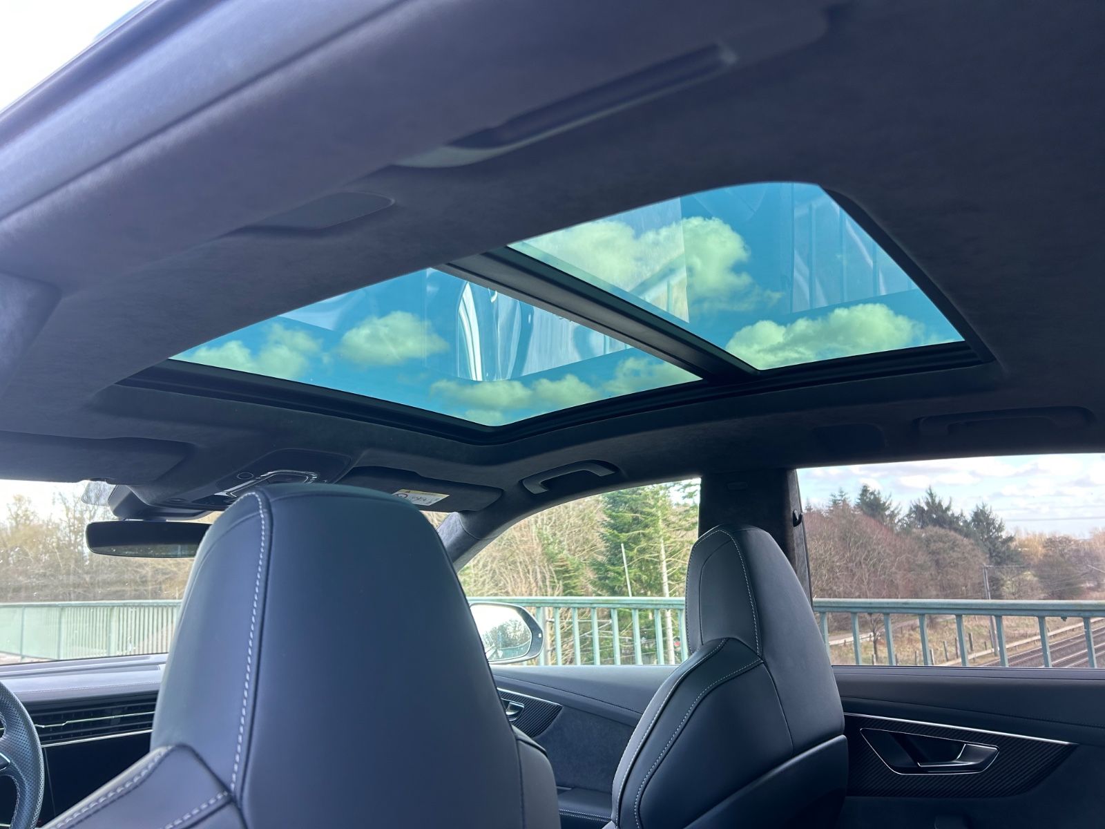 Audi RSQ8 DYN 4.0 TFSI Quattro TÜV-NEU-VMAX-2xCarbon