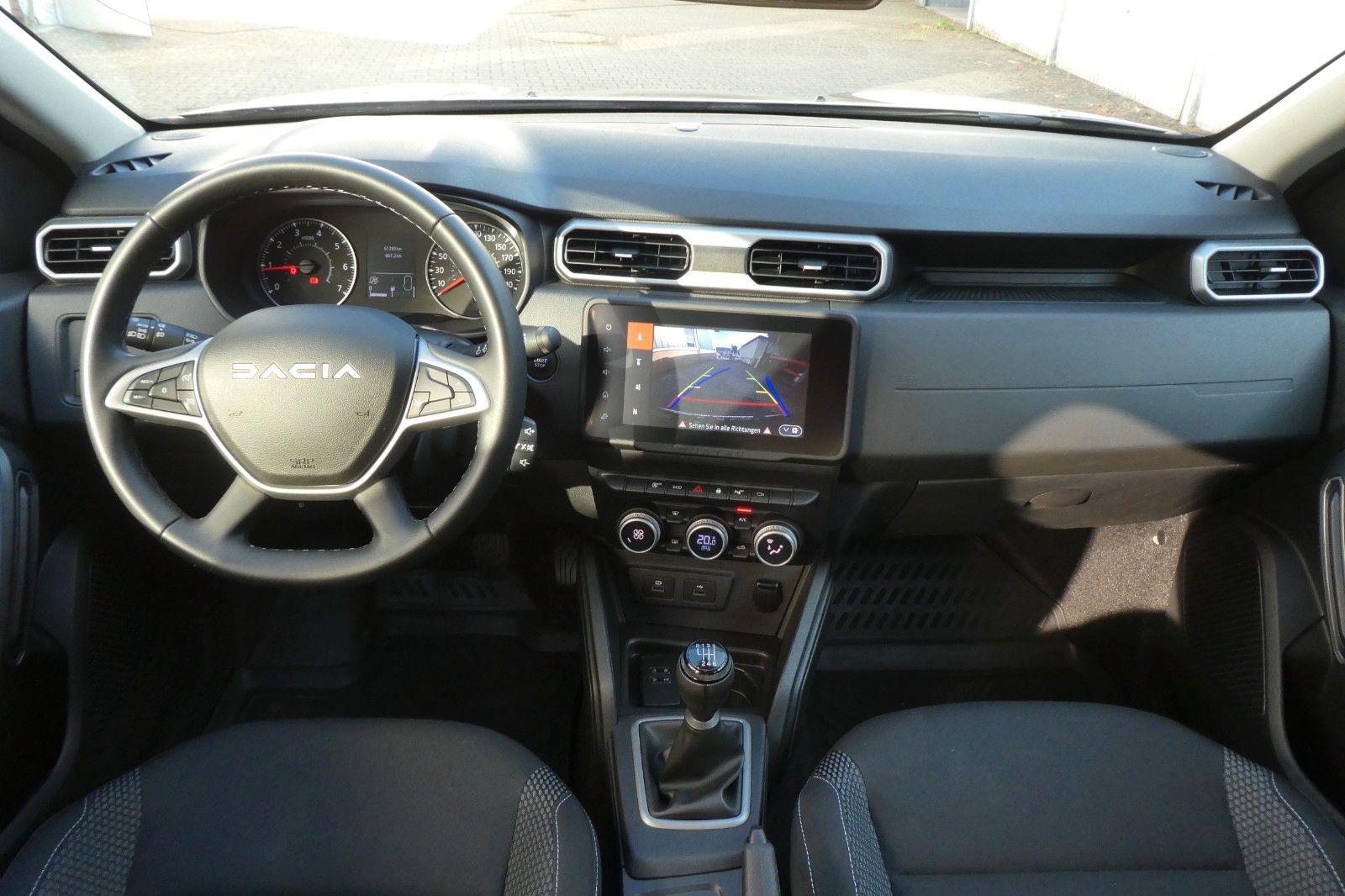 Dacia Duster TCe 130 Journey+ - Samsaru's Car Outlet