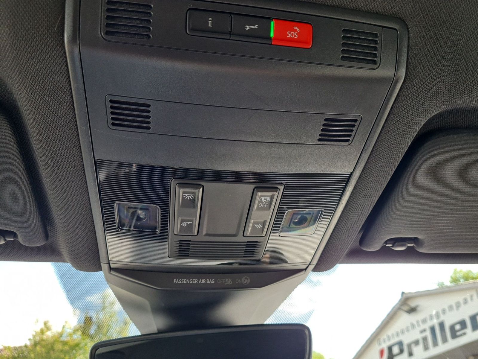 Volkswagen T-Roc 2.0 TDI Sport 4Motion - Samsaru's Car Outlet