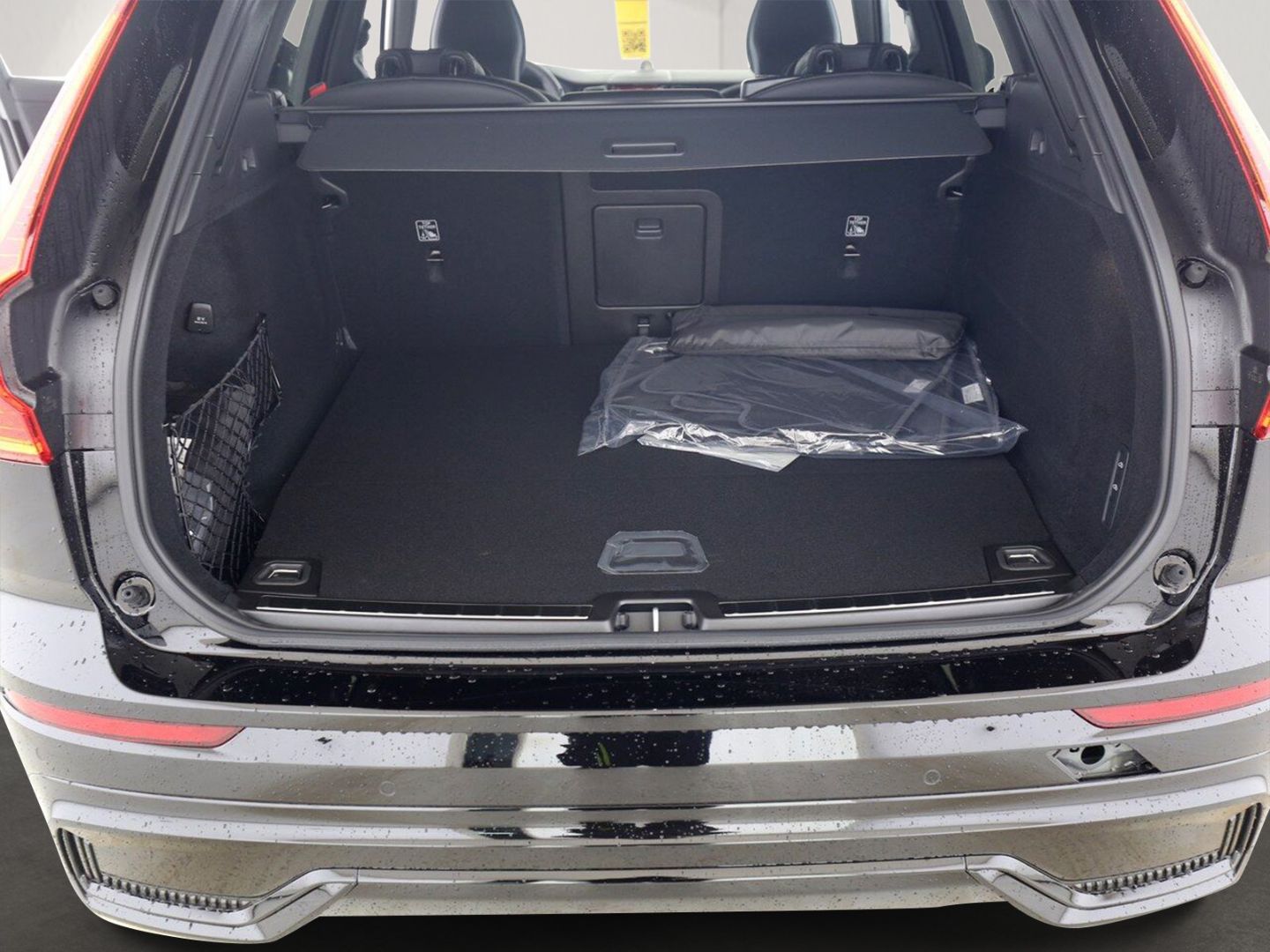 Volvo XC60 T8 Ultra Black Edition Recharge Plug-In - Samsaru's Car Outlet