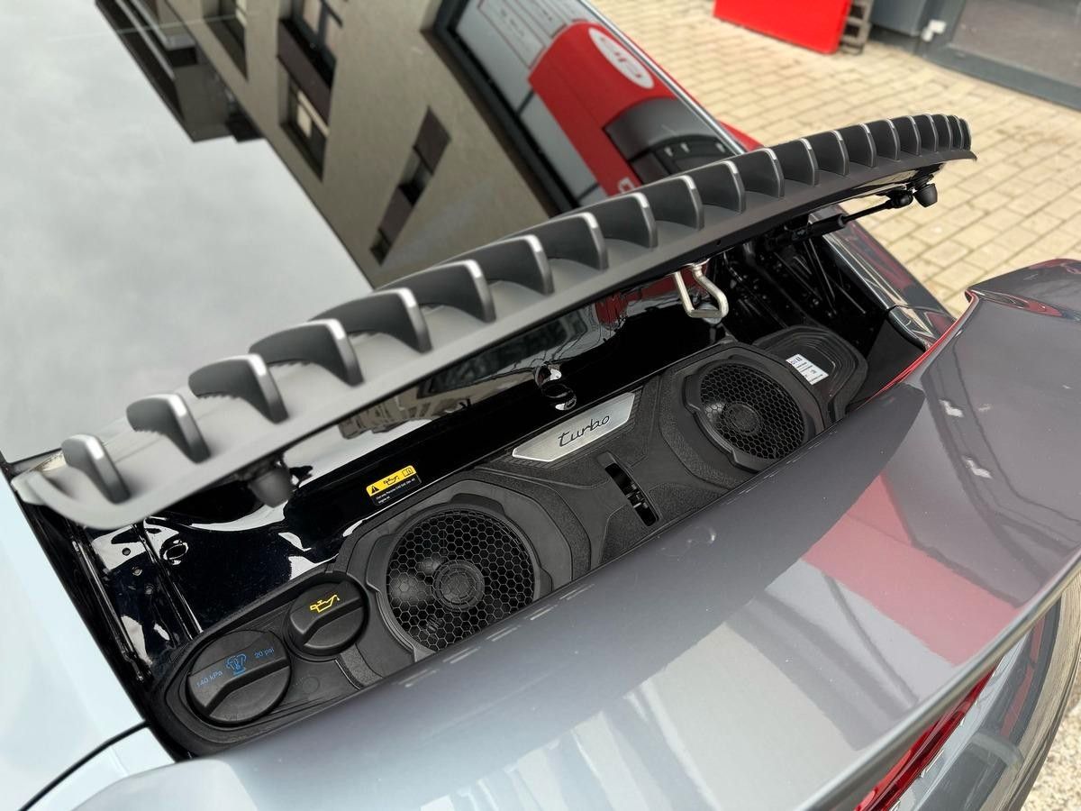 Porsche 911 Turbo - Samsaru's Car Outlet
