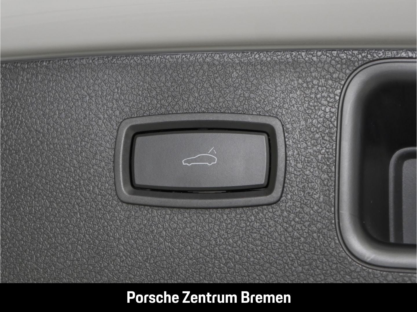 Porsche Macan S - Samsaru's Car Outlet