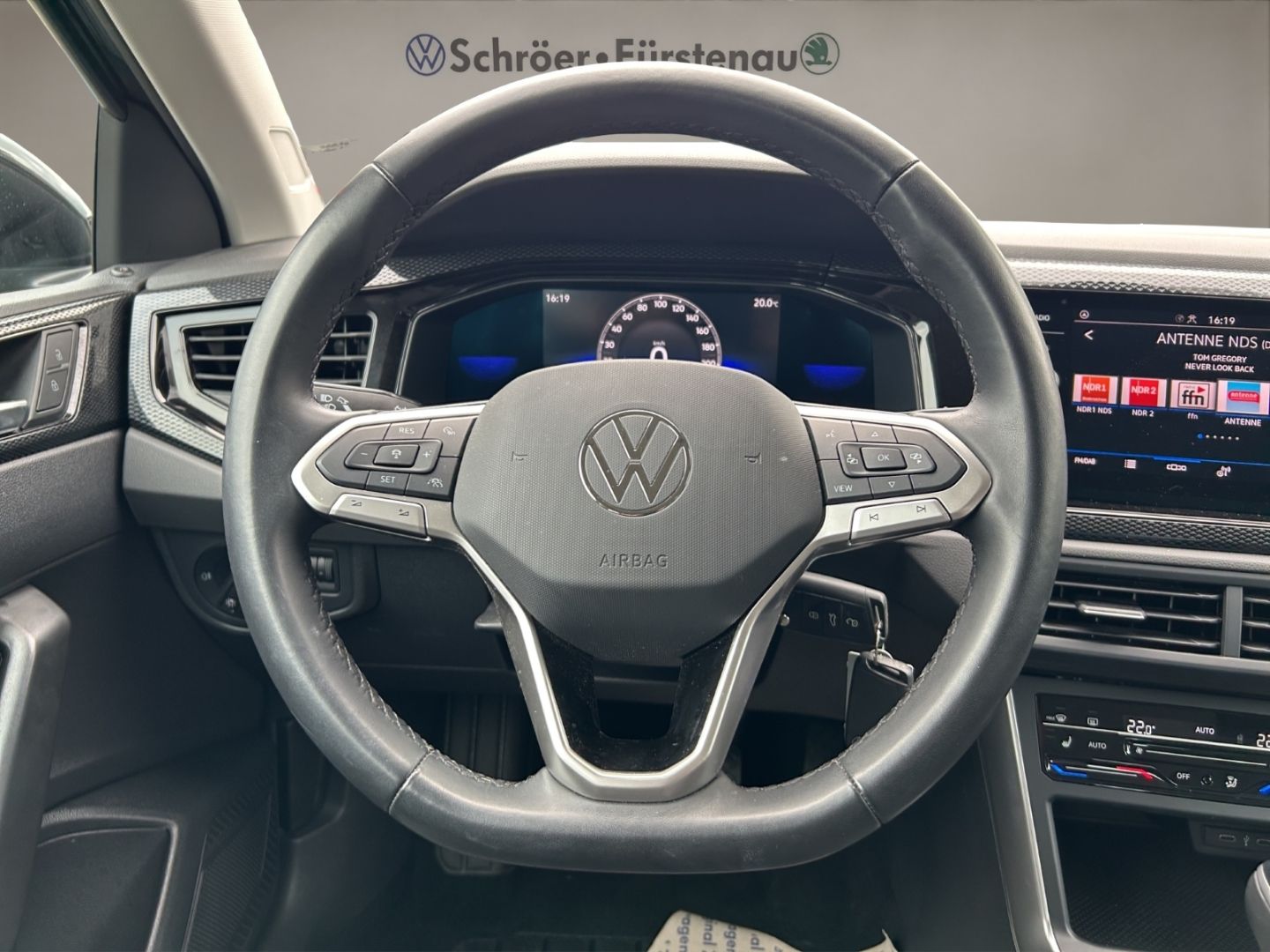 Volkswagen Taigo 1.0 TSI ''X-tra'' DSG - Samsaru's Car Outlet