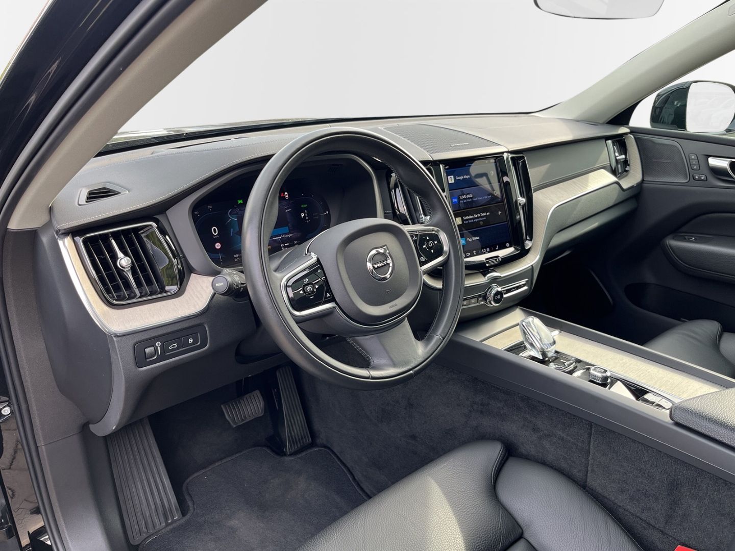 Volvo XC60 Recharge T6 AWD Inscription - Samsaru's Car Outlet