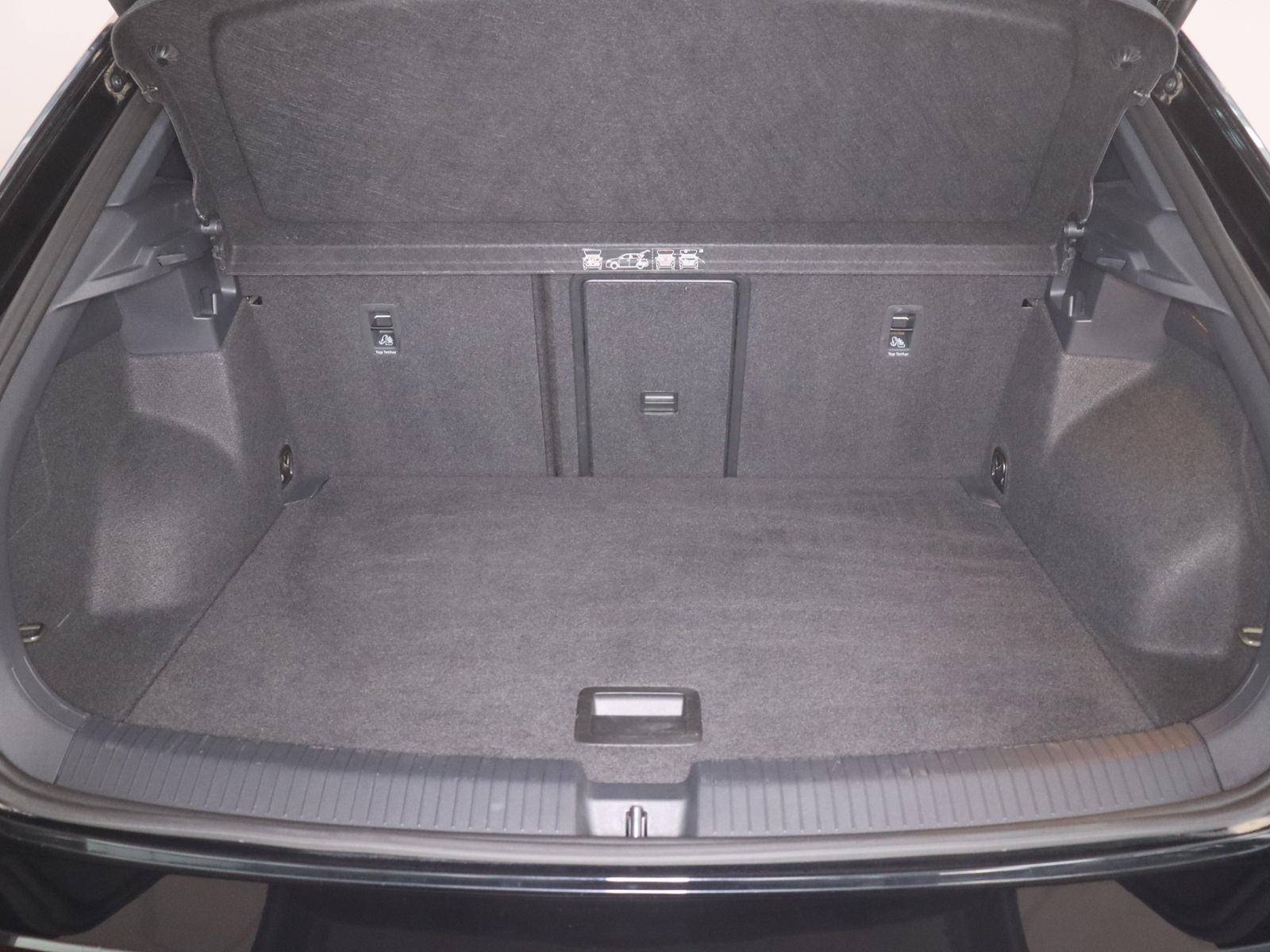 Volkswagen T-Roc R-Line - Samsaru's Car Outlet