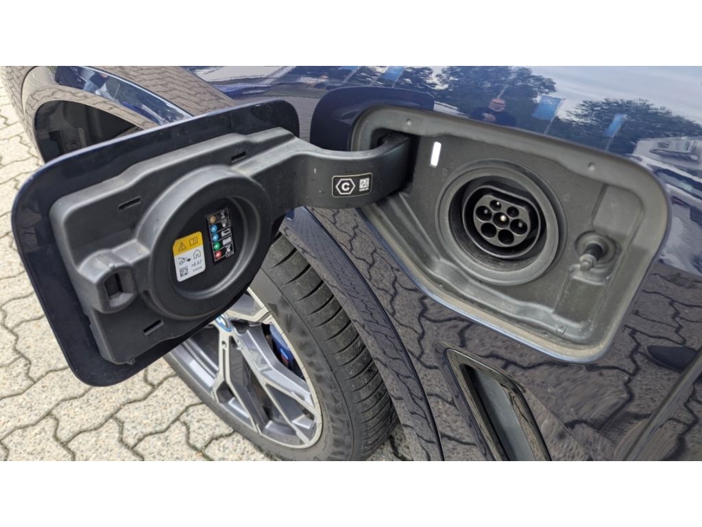 BMW X5 xDrive 45e iPerformance M-Sport HUD Luftfeder