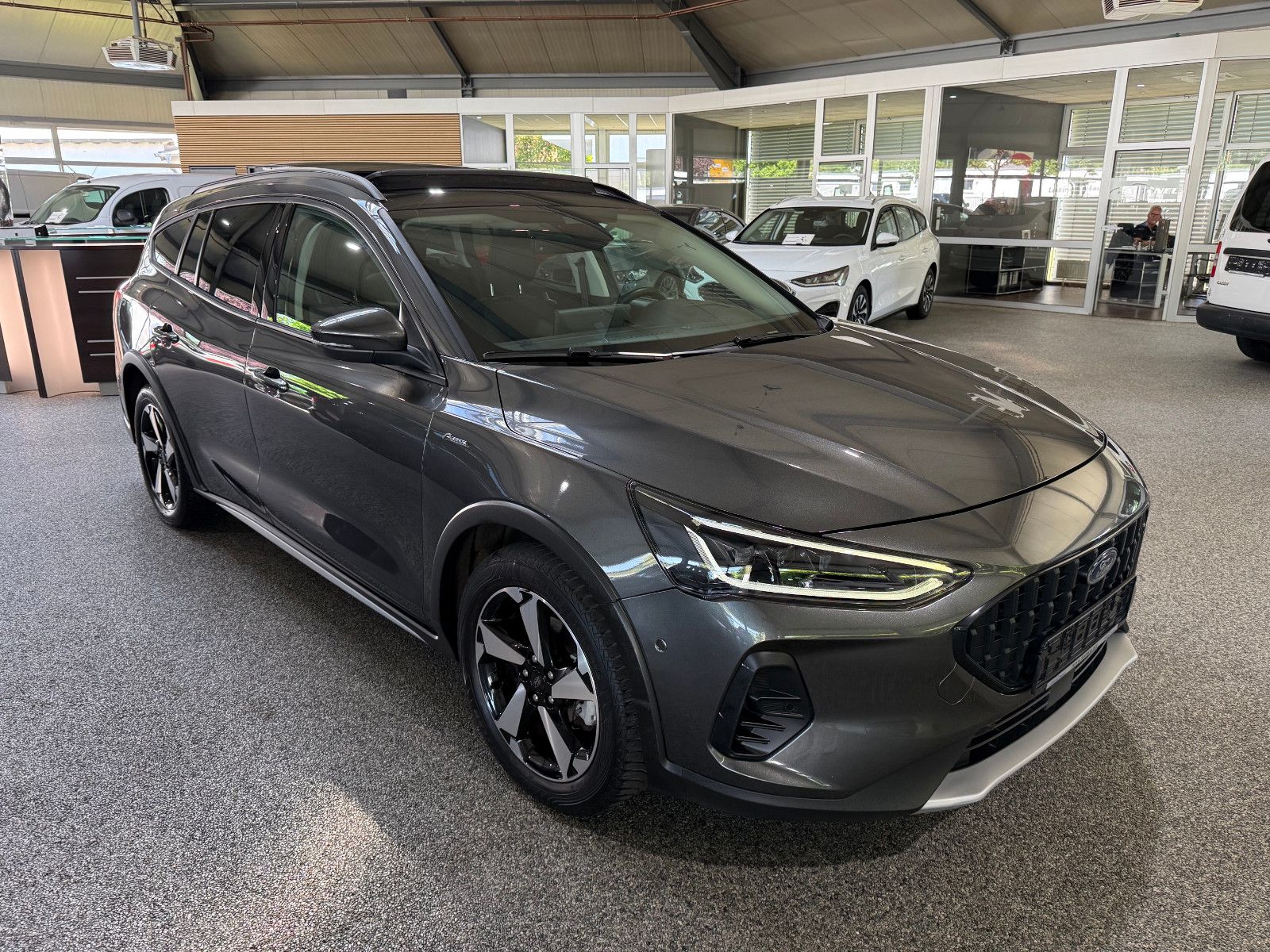 Ford Focus Tur 1.0i ActiveX Matrix LED Pano AHK ACC