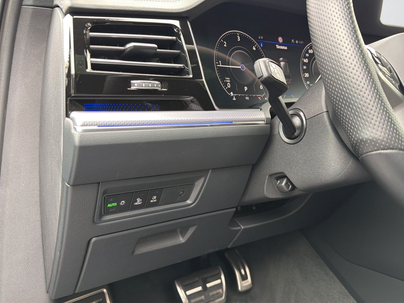 Volkswagen Touareg TDI 4Motion R Line 21" DYNAUDIO SD LEDER