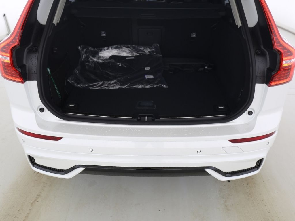 Volvo XC60 Ultra Dark AWD B5 Benzin EU6d HUD AD AHK Di