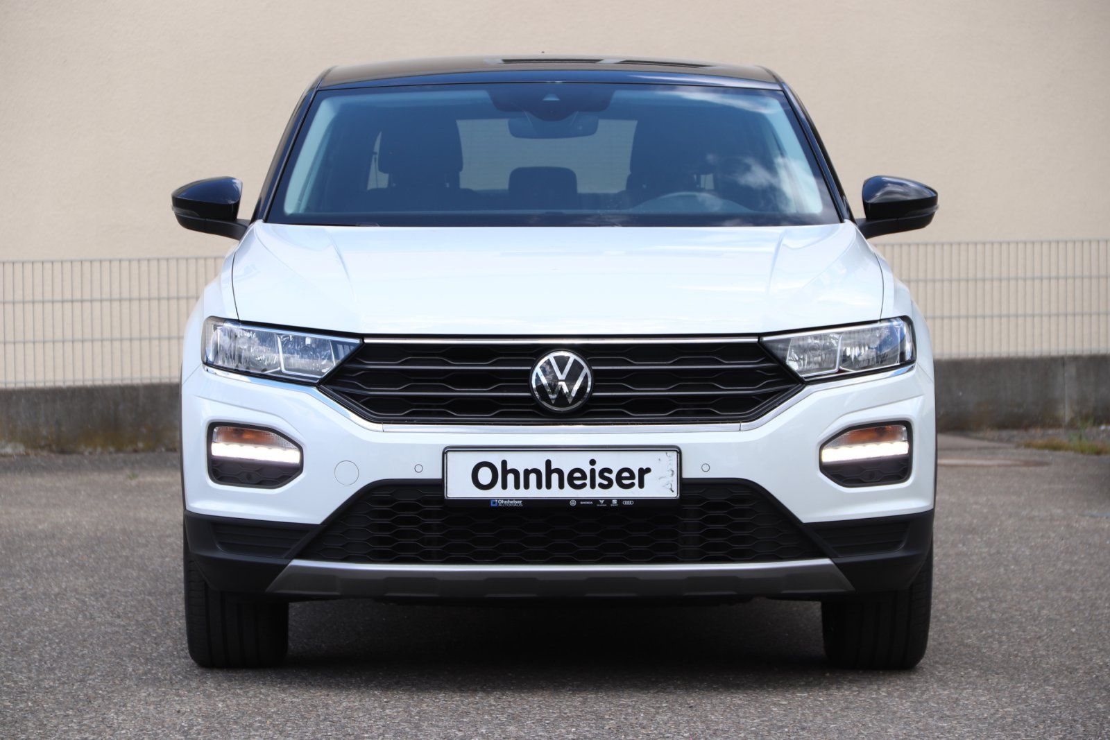 Volkswagen T-Roc 1.0 TSI Active - Samsaru's Car Outlet