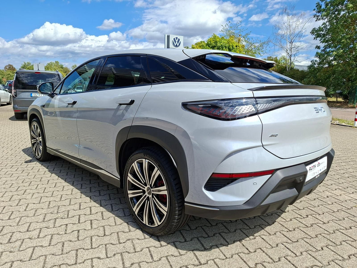 BYD Sealion 7