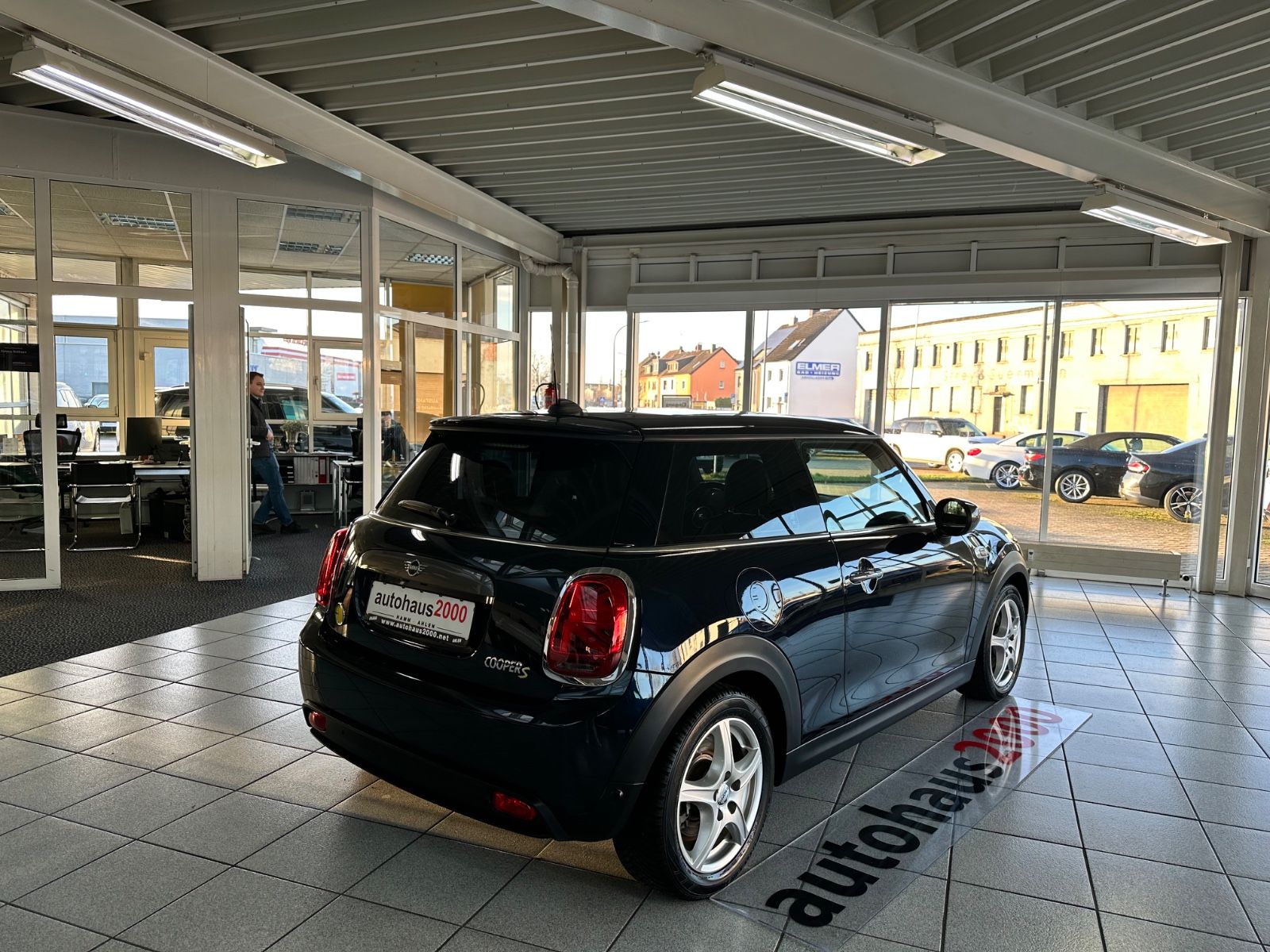 MINI Cooper SE Trim XL - Samsaru's Car Outlet