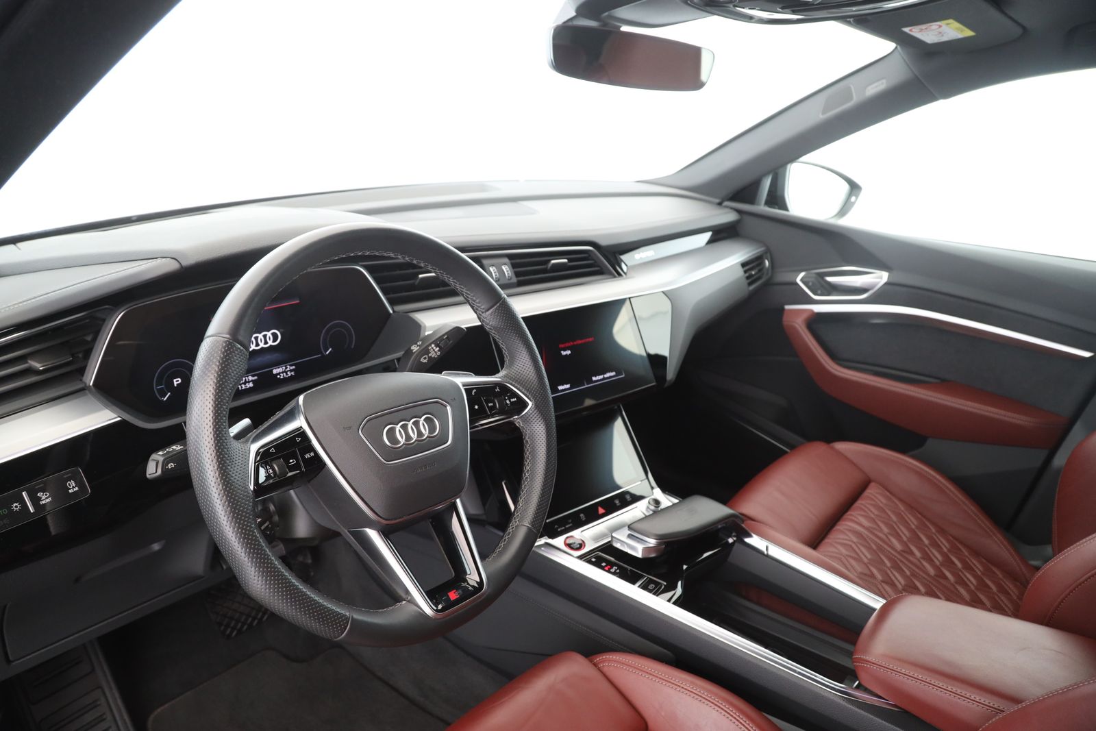 Audi e-tron S Sportback quattro S line | AHK | PANORA