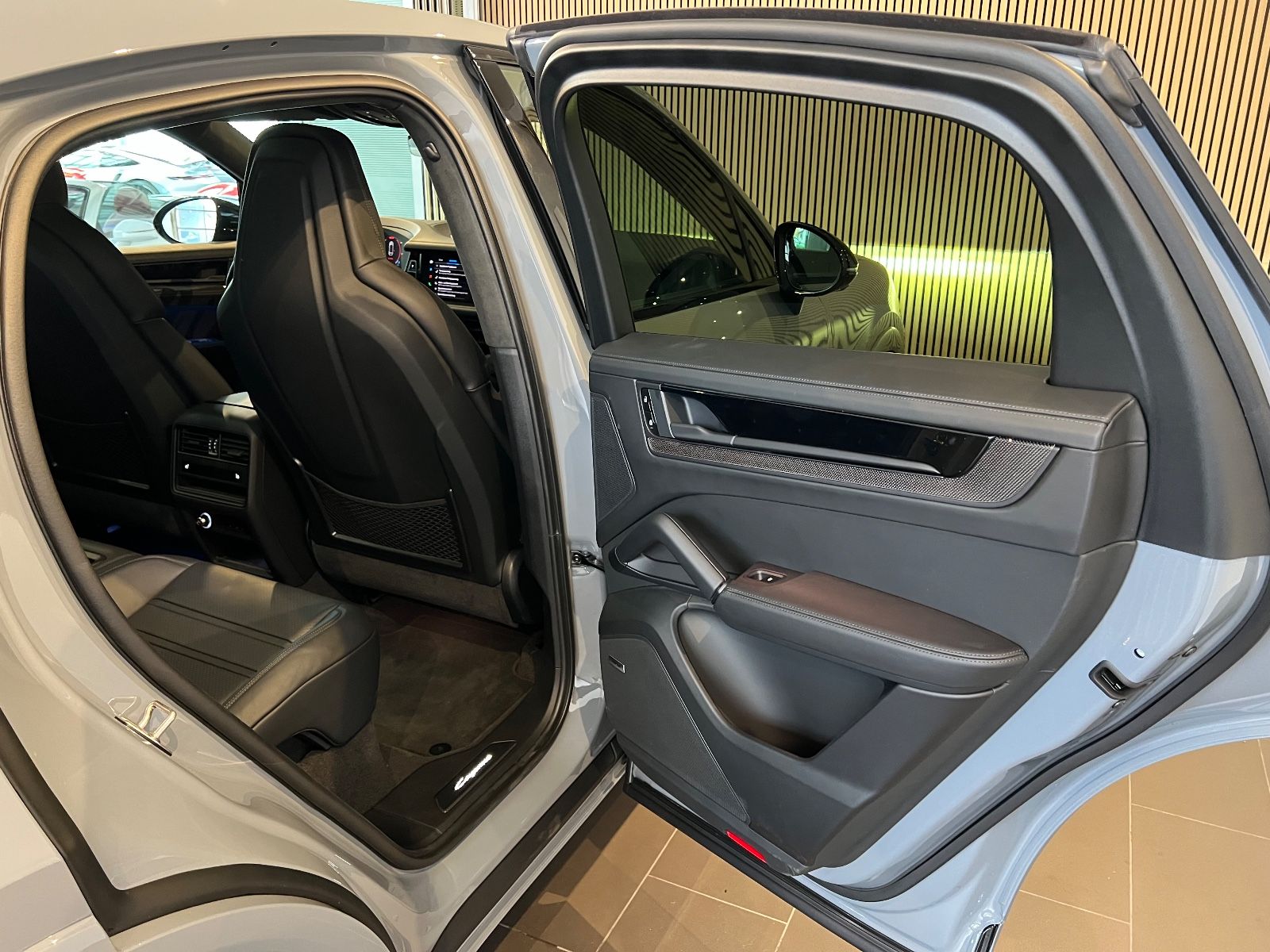 Porsche Cayenne Coupe GTS/ALLRADLE/BOSE/HEADUP/SHZG/PANO