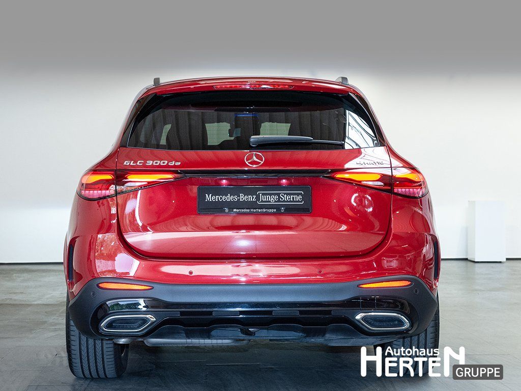 Mercedes-Benz GLC 300 de 4M+AMG+NIGHT+PANO+360°+AHK+AIRMATIC
