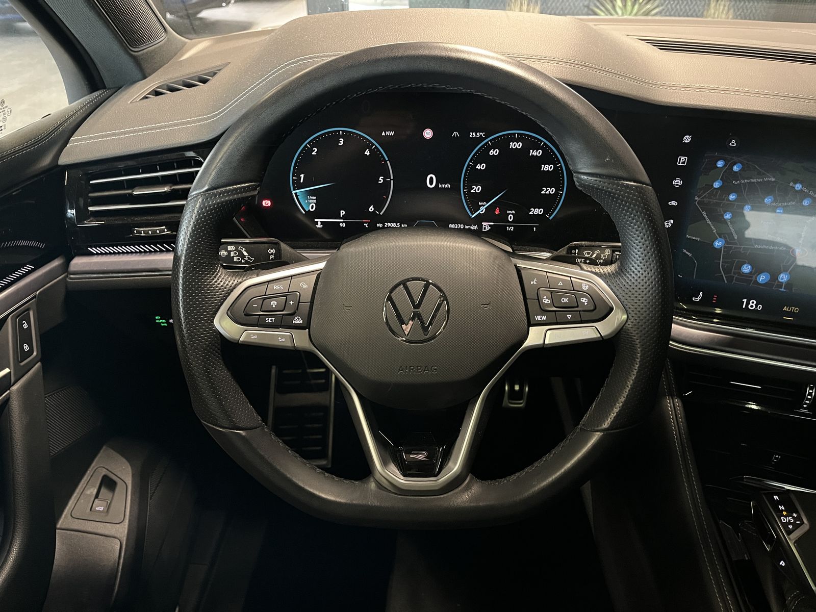 Volkswagen Touareg 3.0 TDI V6 4M R-Line/AHK/PANO/HUD/ACC/20