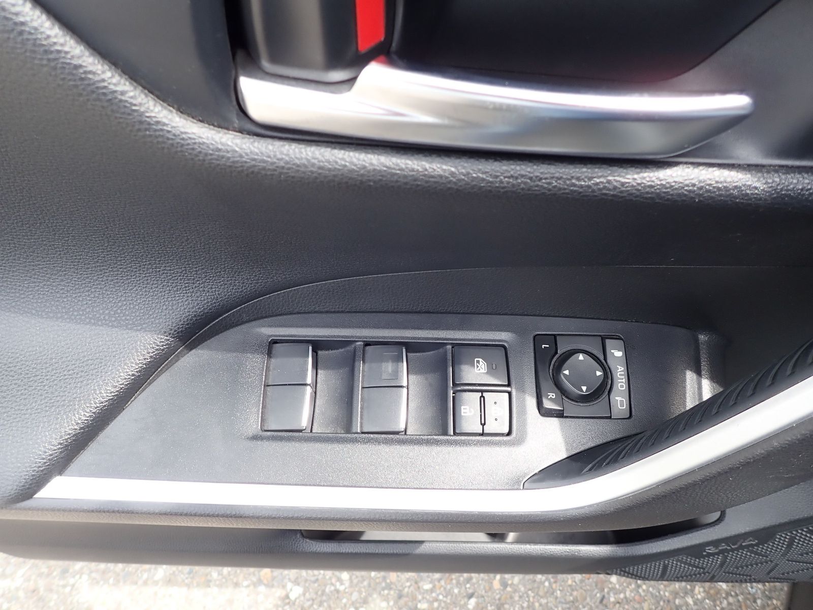 Toyota RAV 4 Hybrid - Samsaru's Car Outlet