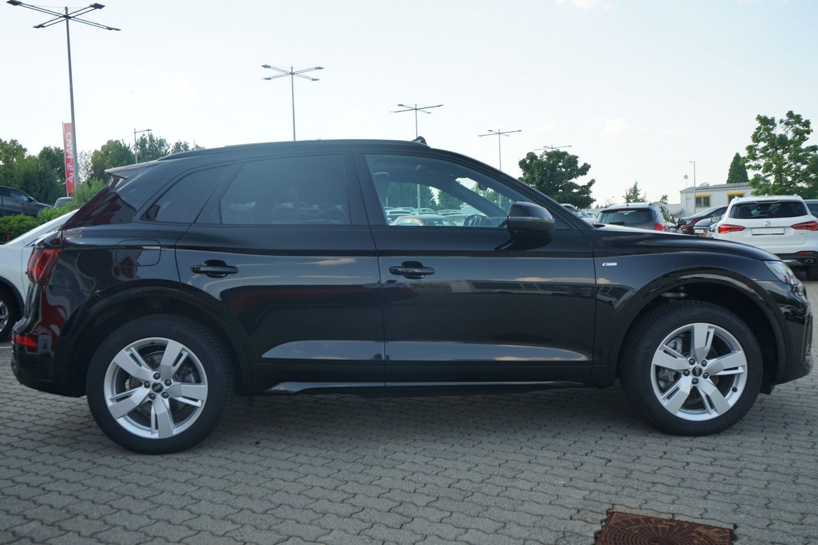Audi Q5 Sportback 40 TDI S-Line quattro s-tronic - Samsaru's Car Outlet