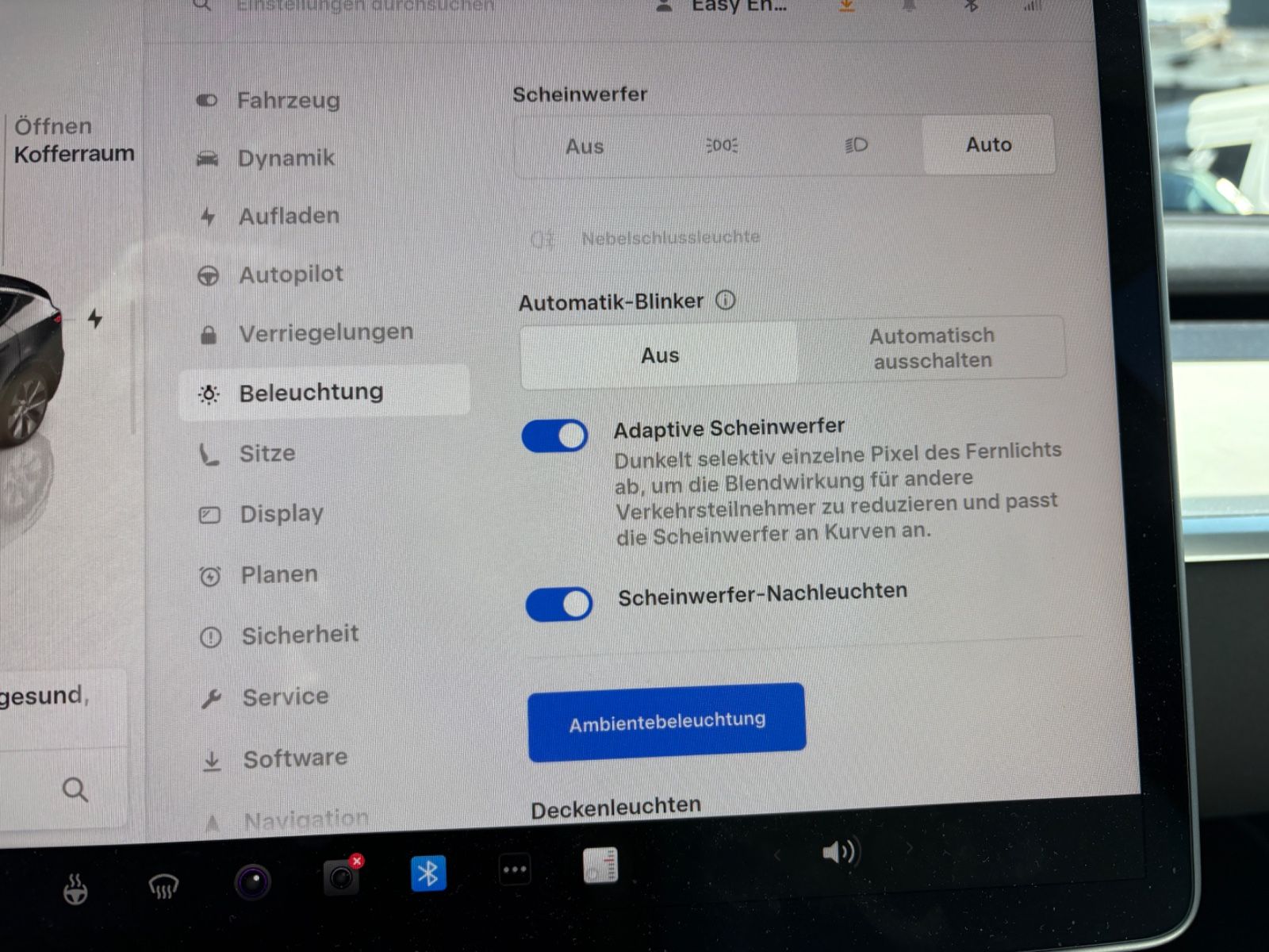 Tesla Model Y RWD Innen weiß