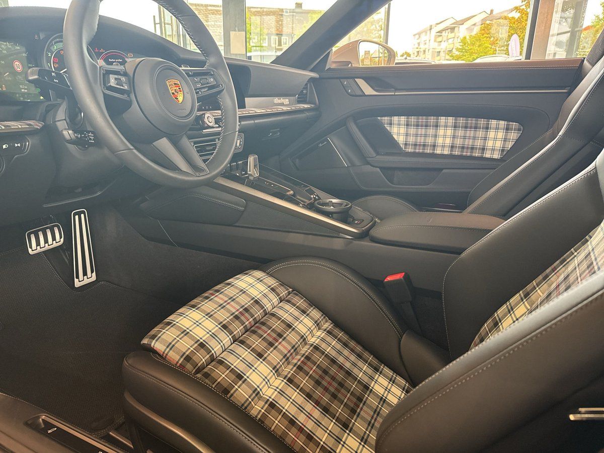 Porsche 992 TURBO 50 JAHRE HERITAGE DESIGN PAKET