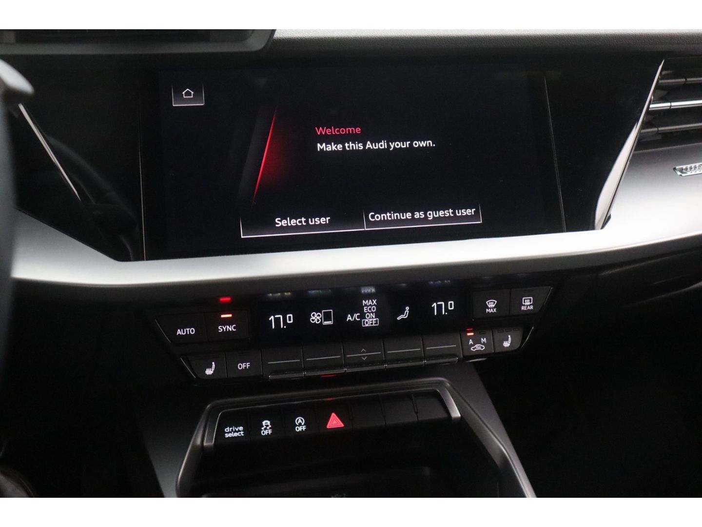 Audi A3 30TFSI Sb S-tronic+LED+VIRTUAL+CARPLAY+TEMPO