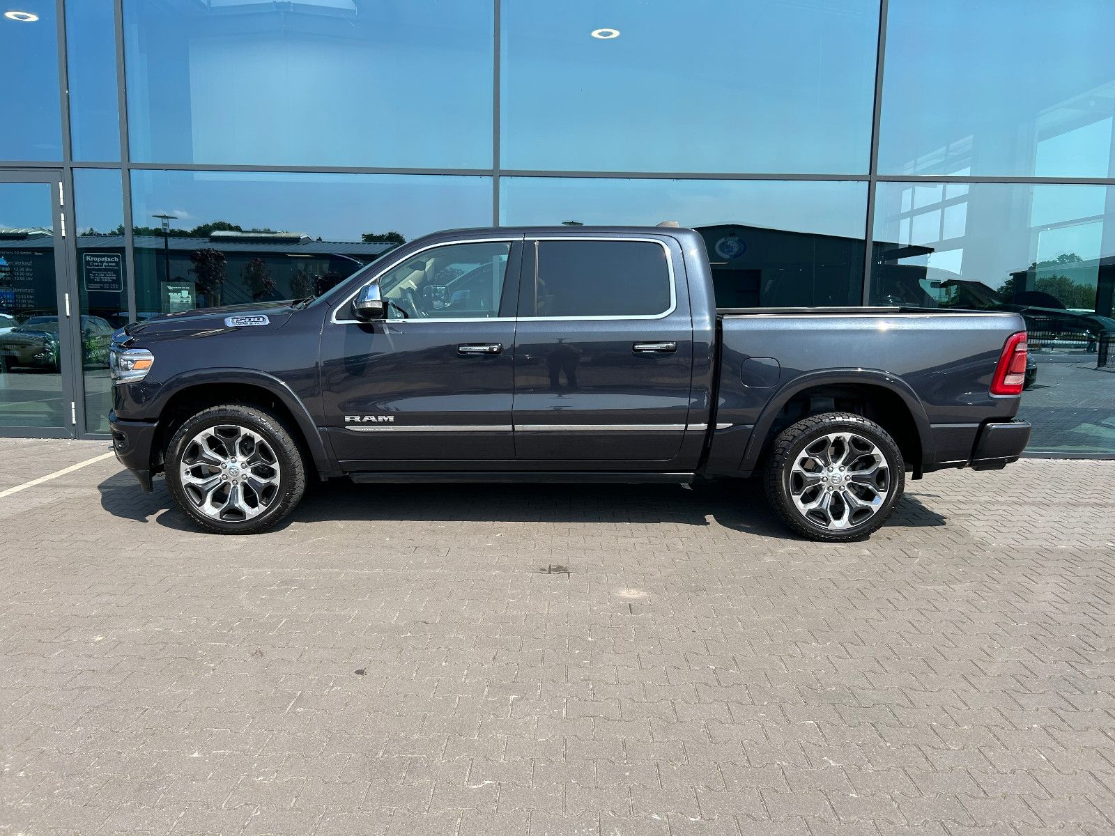 Dodge RAM 1500 Limited *LUFT*LPG*ACC*360*PANO*DE*