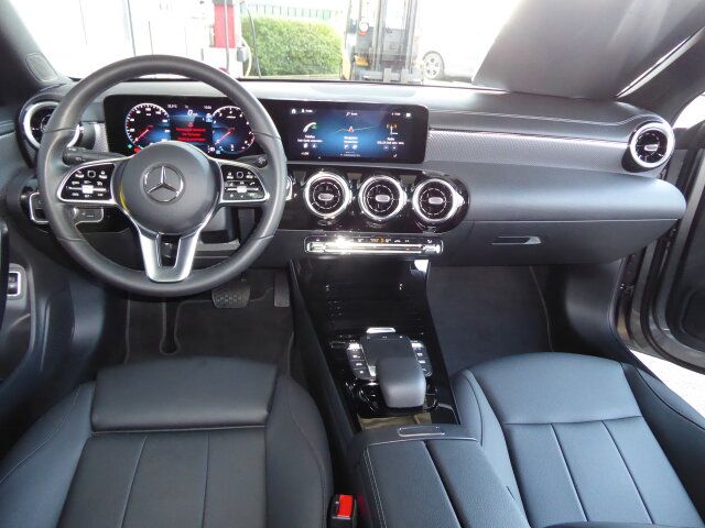 Mercedes-Benz CLA 180 Coupé Progressive - Samsaru's Car Outlet