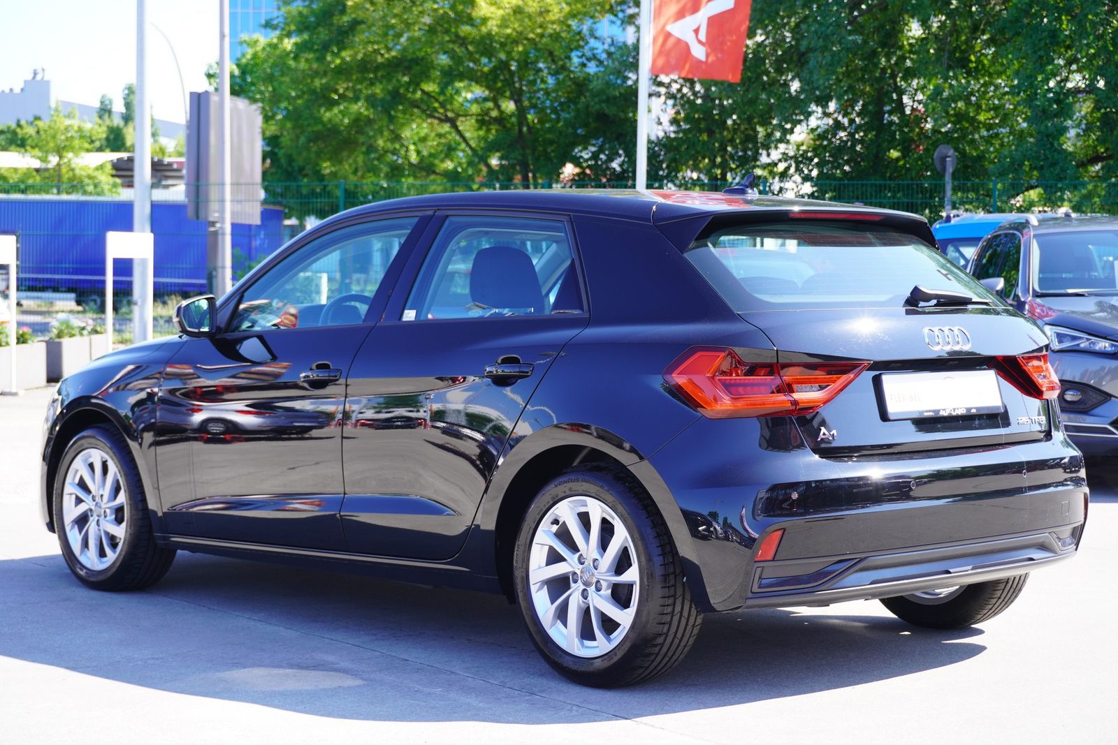 Audi A1 25 TFSI Sportback S-tronic - Samsaru's Car Outlet