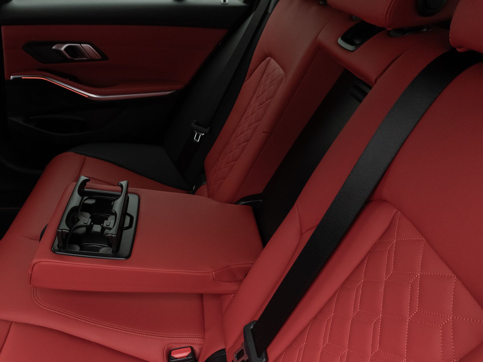BMW 330i xD SportLine - Samsaru's Car Outlet
