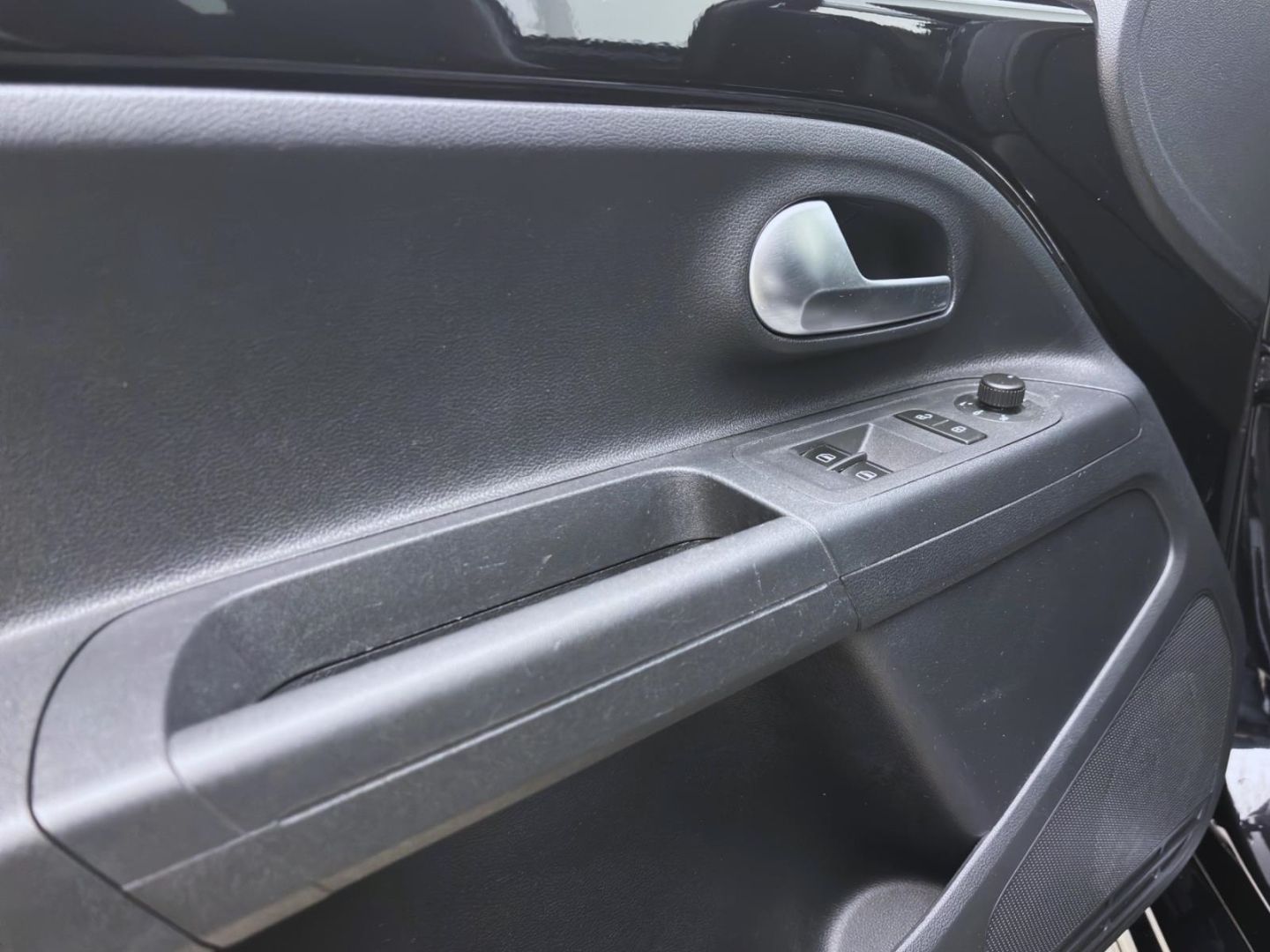 Volkswagen up e-up! - Samsaru's Car Outlet