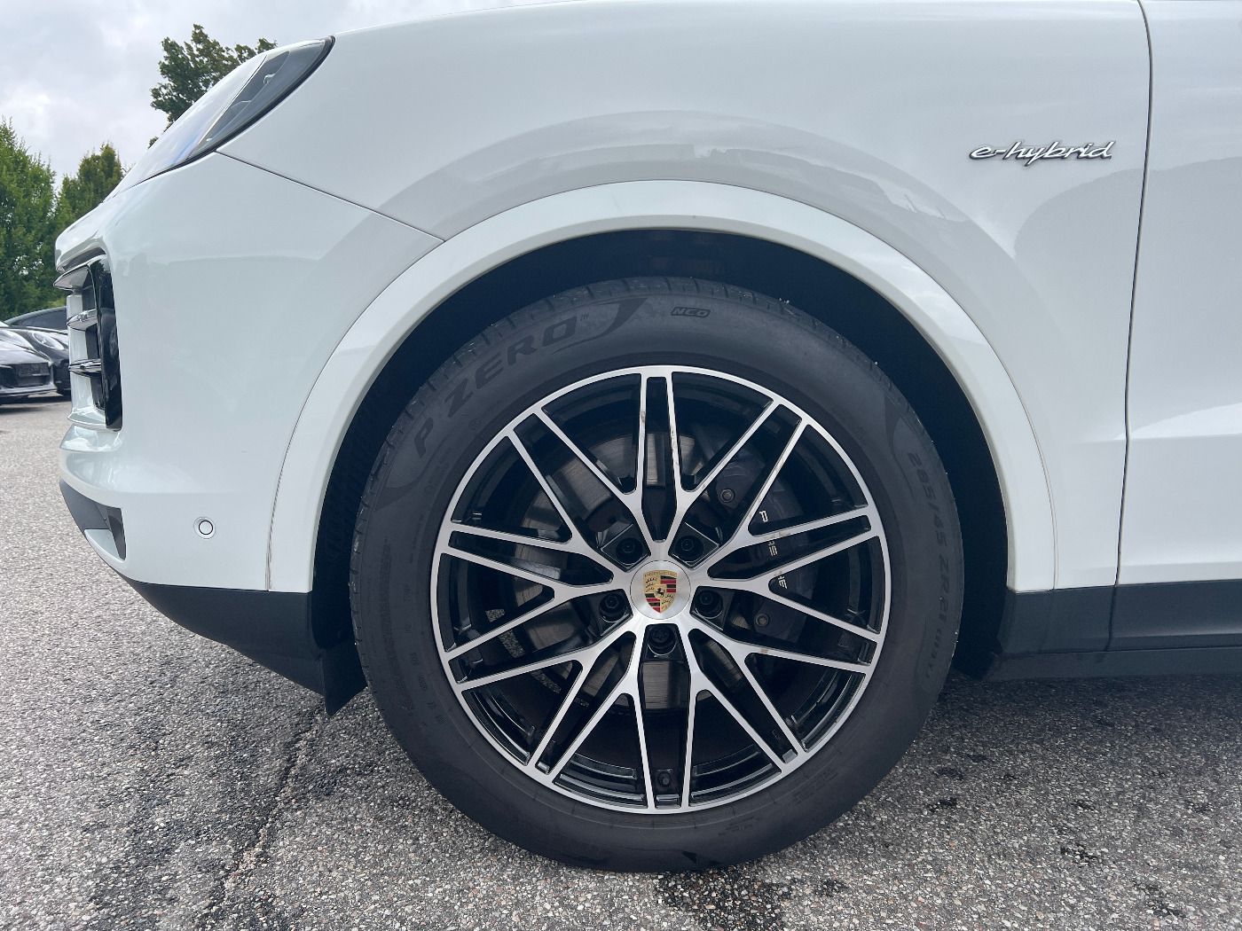 Porsche Cayenne E-Hybrid Coupe |21-Zoll RS Spyder Design