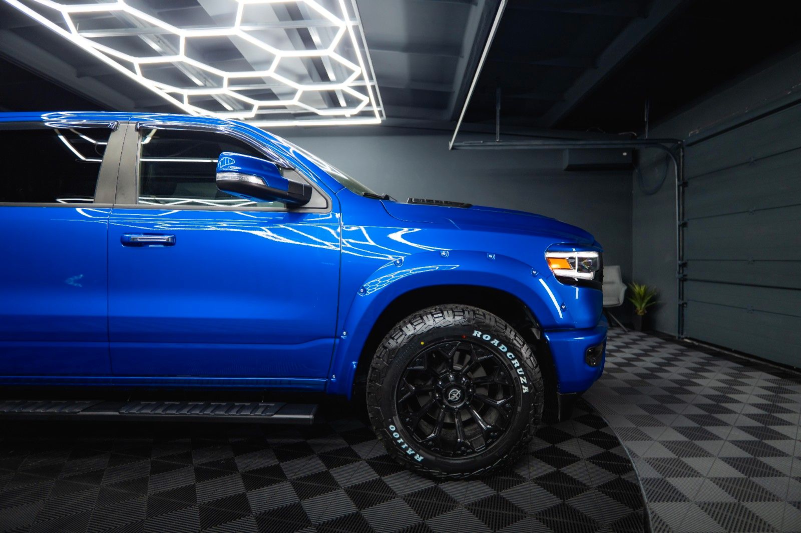 Dodge RAM 5.7 V8 HEMI 4x4 OFFROAD Night Limited 19%