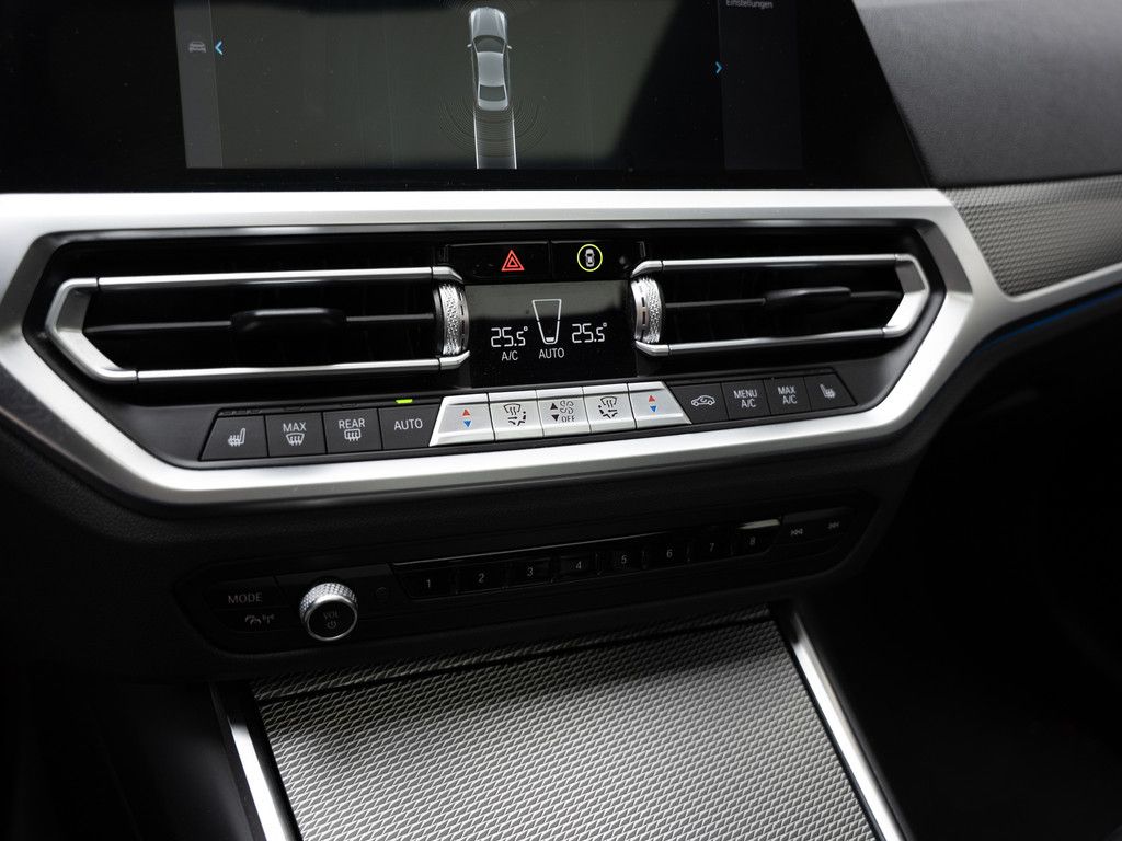 BMW 330e xDrive M-Sport LASER LED W-LAN NAVI HGSD