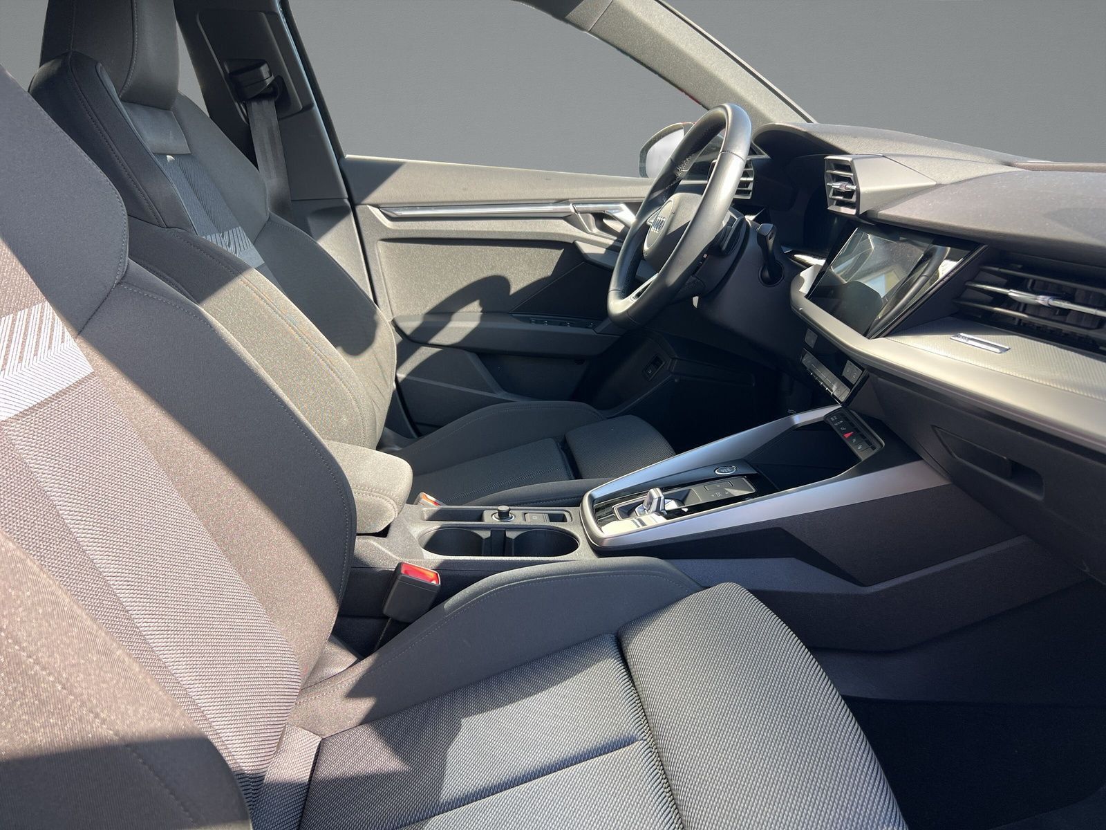 Audi A3 Sportback 40 TFSI e-tron S-LINE+LED+NAVI+AHK